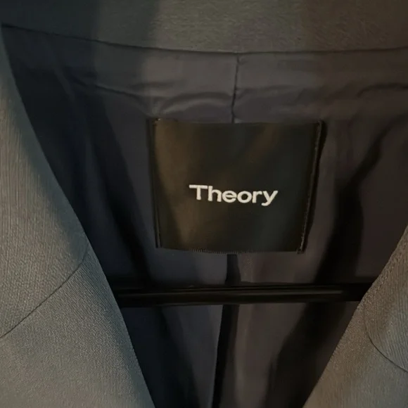 High-quality women’s pants suit by Theory - Picture 6 of 12